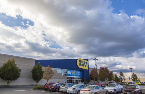 Best Buy Retail shopping center Oregon